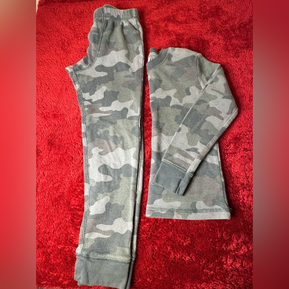 Boys Cat & Jack Thermal Green Camouflage Long Sleeve Top and Pants Size S 6/7